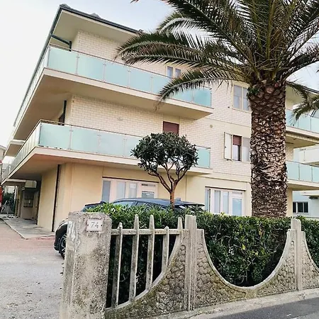 La Casa Dello Zio Daire Porto SantʼElpidio